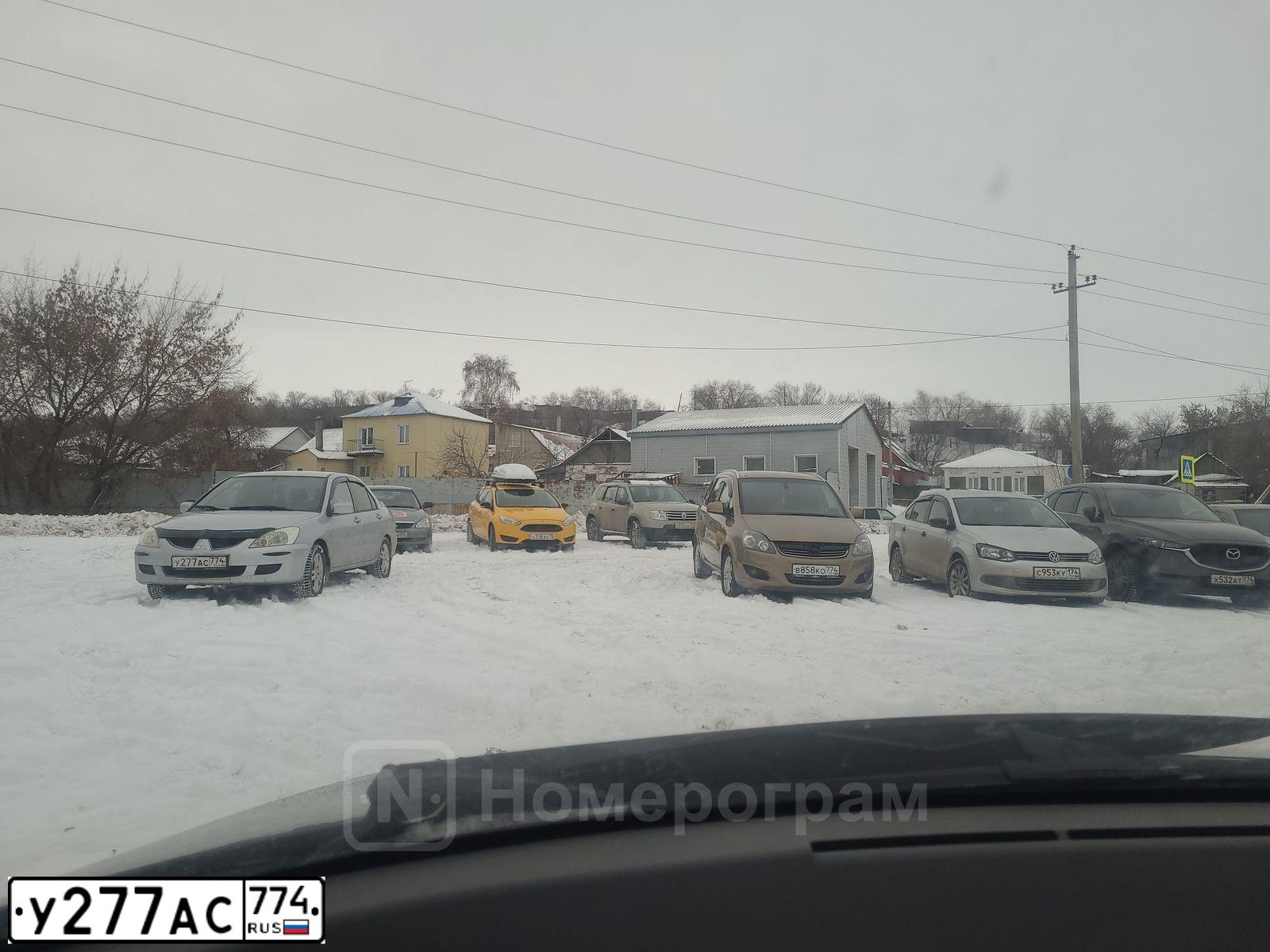 Фото автомобиля MITSUBISHI LANCER, 2004 — госномер У277АС774. Цвет: СЕРЕБРИСТЫЙ