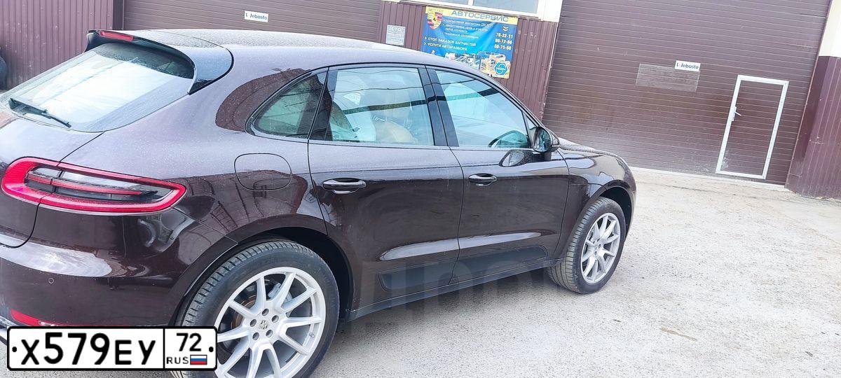 Фото автомобиля PORSCHE MACAN, 2016 — госномер Р838ВА184. Цвет: Коричневый