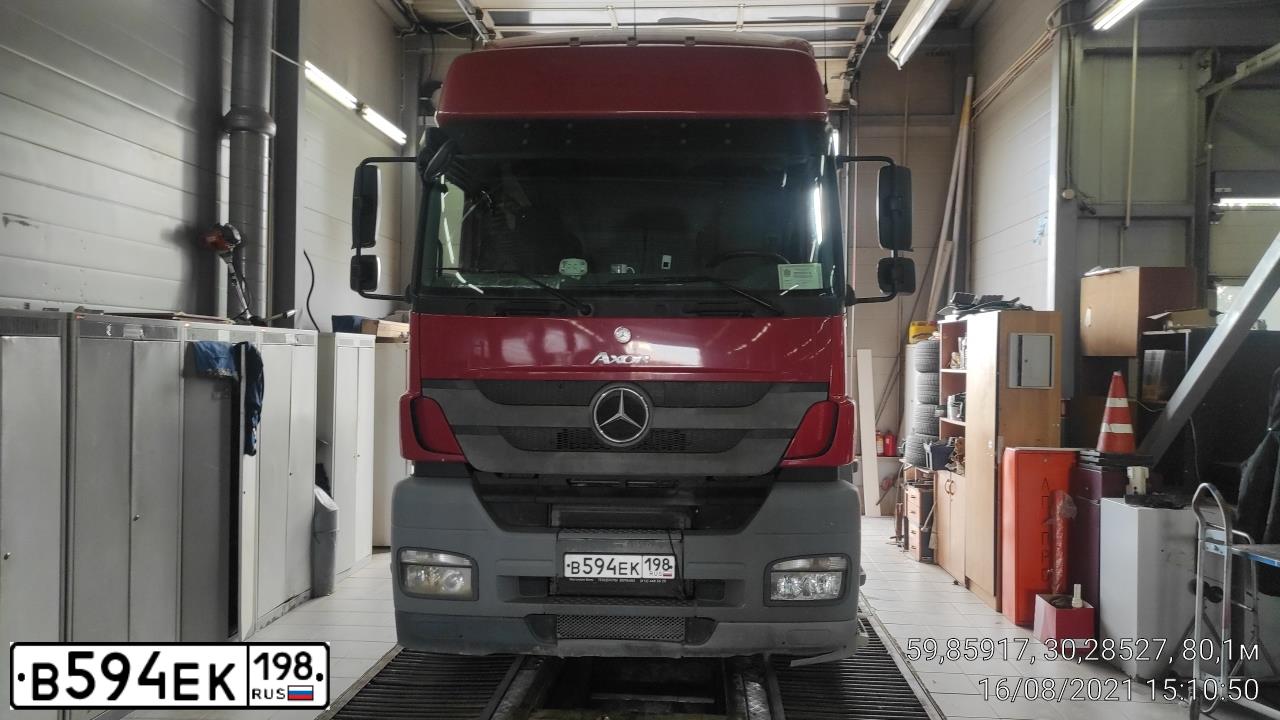 Фото автомобиля MERCEDES-BENZ AXOR, 2012 — госномер А377ОН252. Цвет: Красный