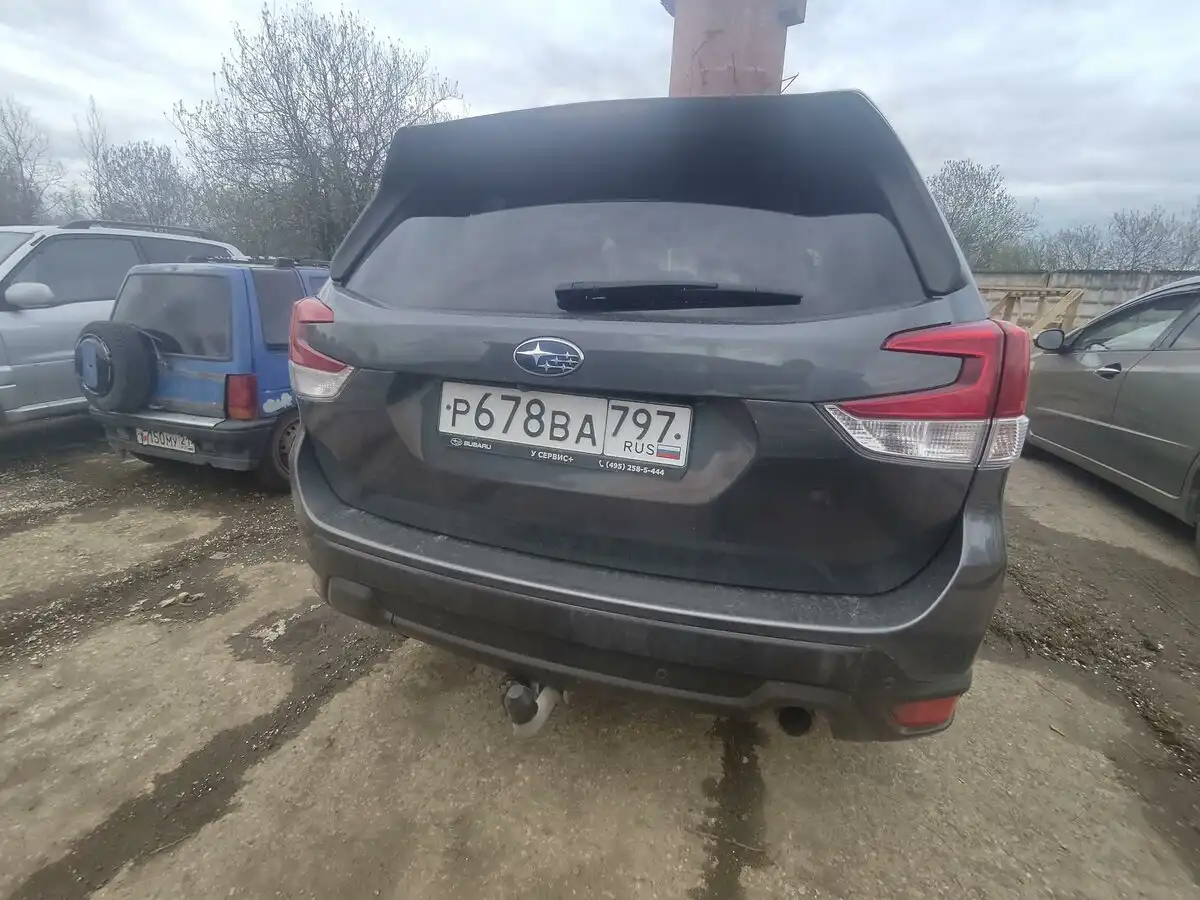 Фото автомобиля SUBARU FORESTER, 2019 — госномер Р678ВА797. Цвет: ТЕМНО-СЕРЫЙ