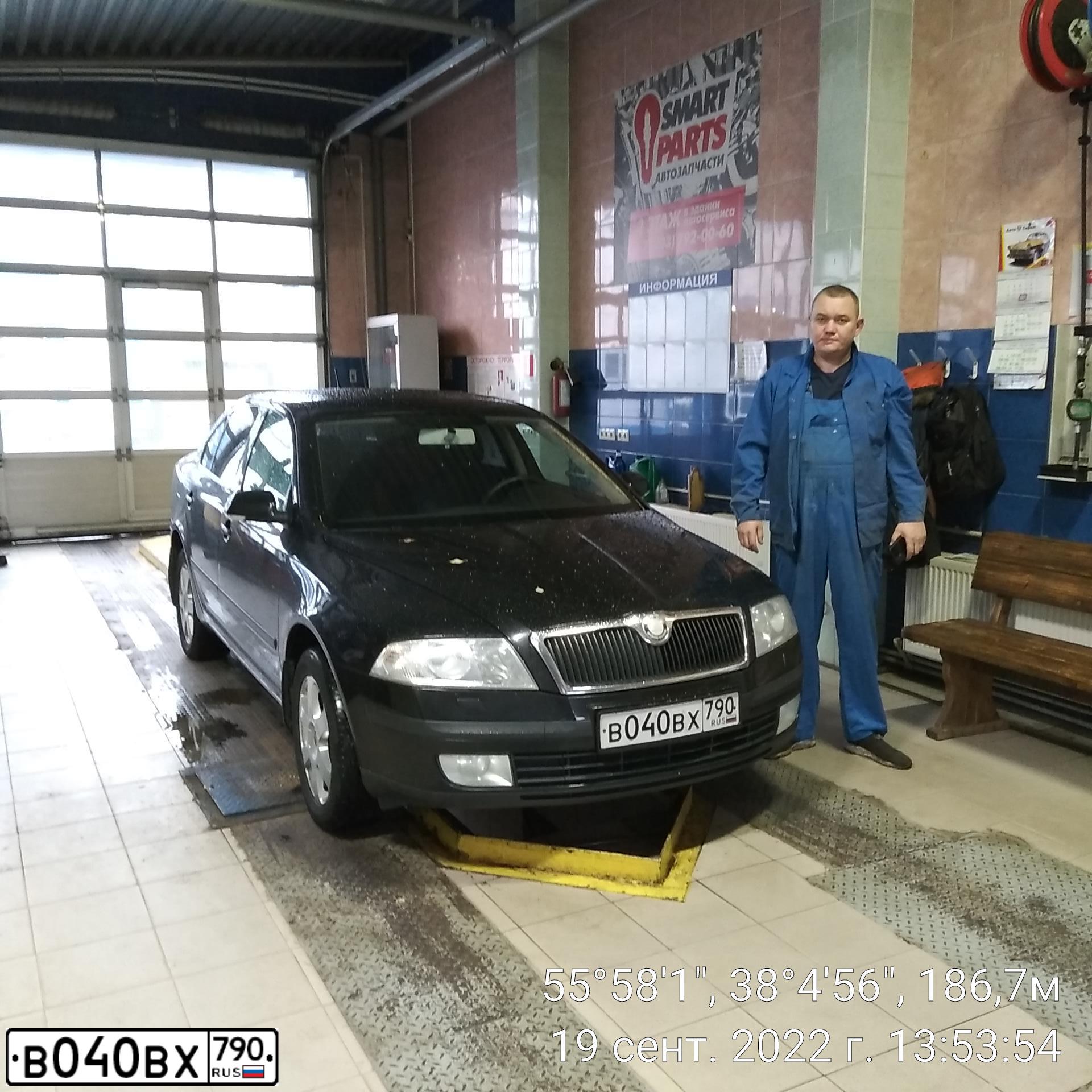 Фото автомобиля SKODA OCTAVIA, 2008 — госномер Е363ТК790. Цвет: ЧЕРНЫЙ