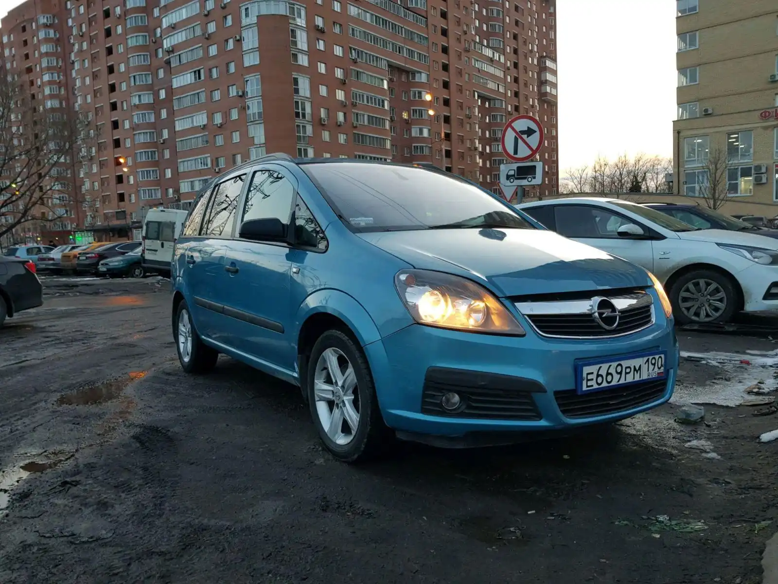 Фото автомобиля OPEL ZAFIRA, 2006 — госномер С965СР40