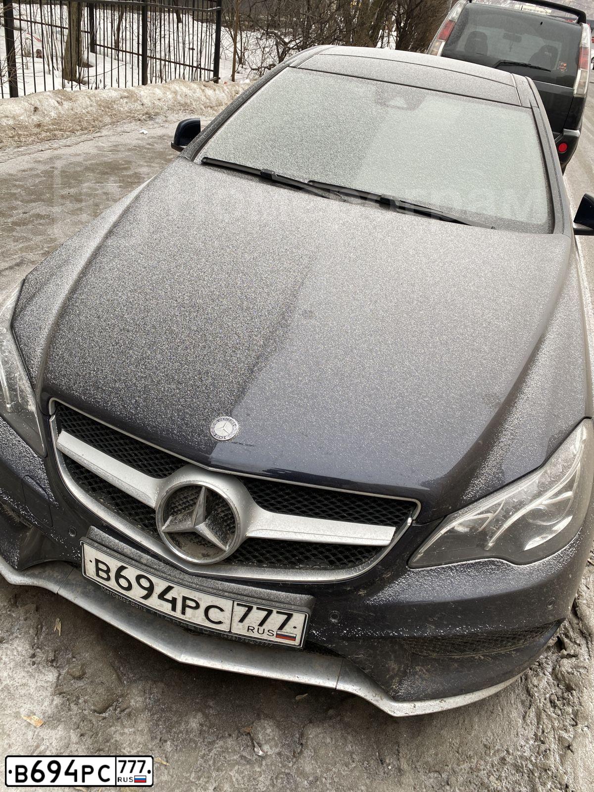 Фото автомобиля MERCEDES E-KLASSE, 2015 — госномер В694РС777. Цвет: СИНИЙ