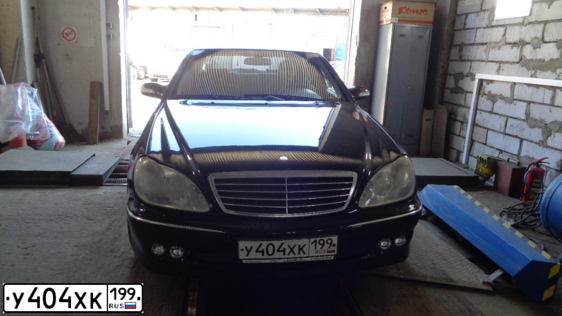 Фото автомобиля MERCEDES-BENZ S500, 2004 — госномер О145УВ159. Цвет: ЧЕРНЫЙ
