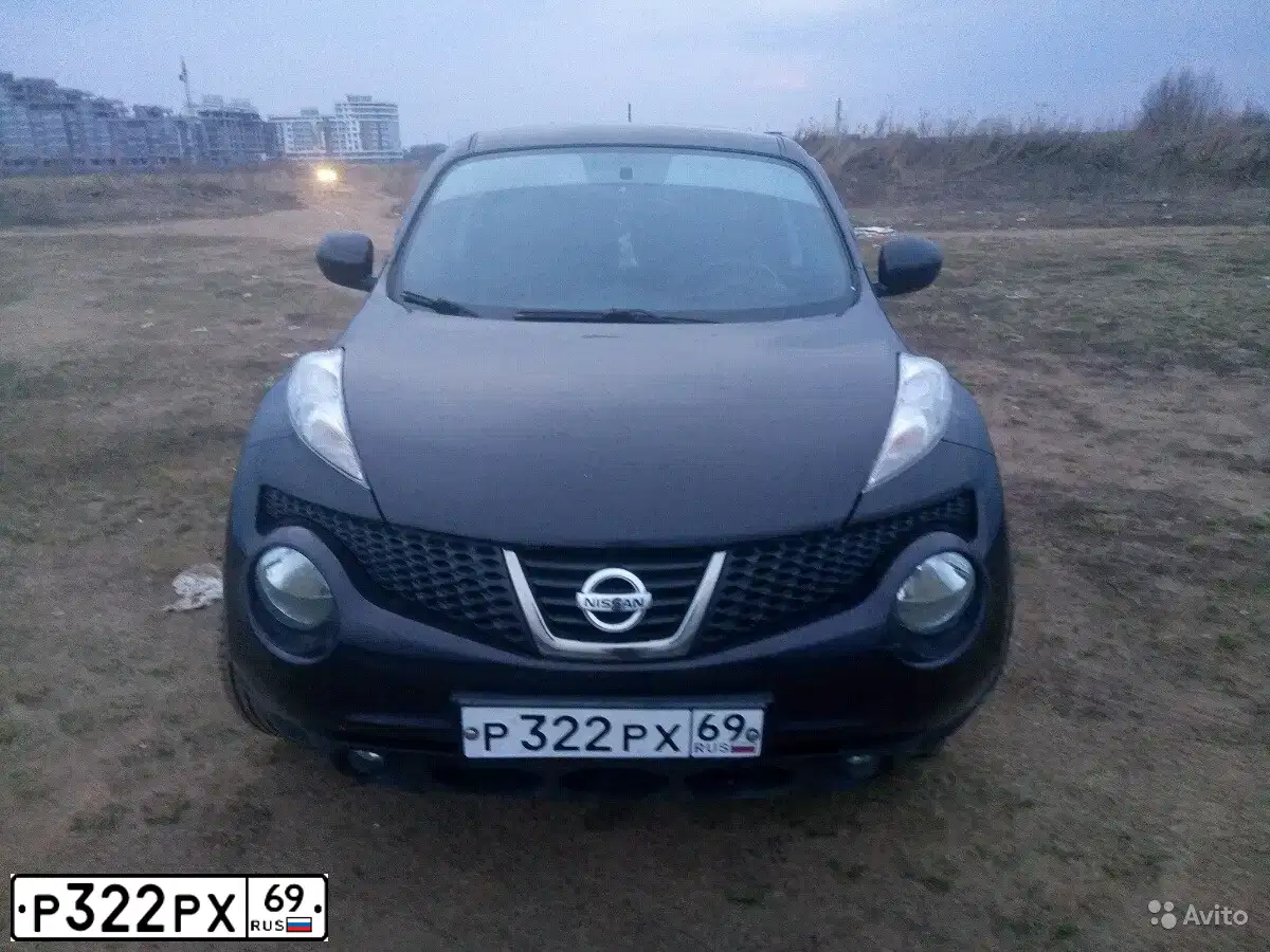 Фото автомобиля NISSAN JUKE, 2012 — госномер Р322РХ69. Цвет: ФИОЛЕТОВЫЙ