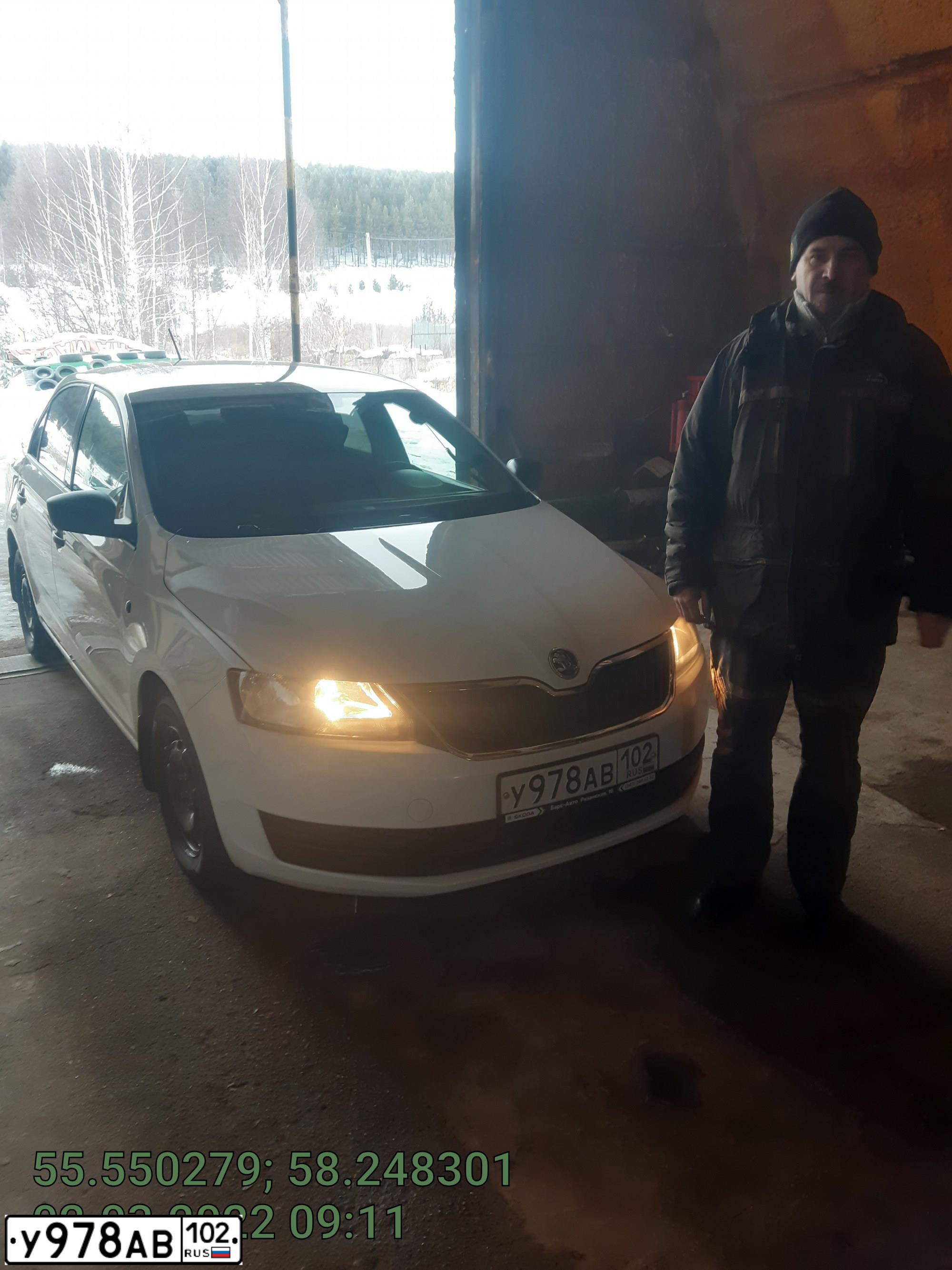 Фото автомобиля SKODA RAPID, 2016 — госномер У527АВ102. Цвет: БЕЛЫЙ