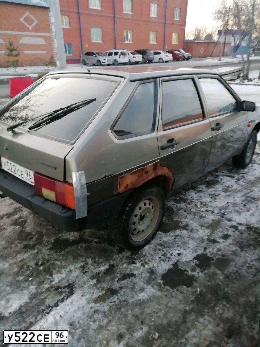 Фото автомобиля LADA 2109 SAMARA, 1992 — госномер У522СЕ96. Цвет: Серый