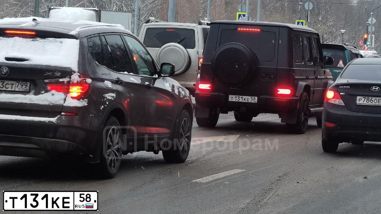 Фото автомобиля MERCEDES-BENZ G 63 AMG, 2019 — госномер Т131КЕ58. Цвет: ЧЕРНЫЙ