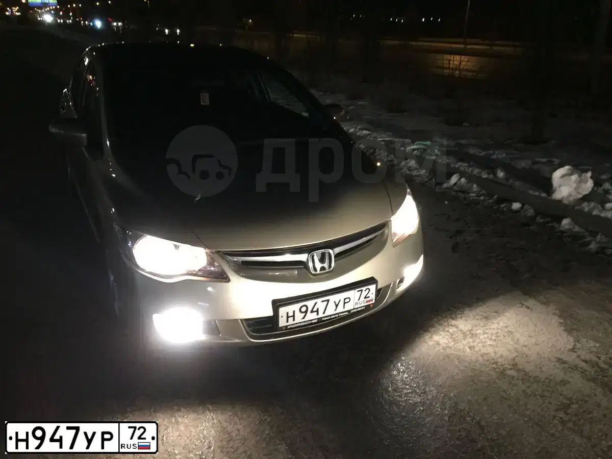 Фото автомобиля HONDA CIVIC, 2007 — госномер Н947УР72. Цвет: СЕРО ЗОЛОТИСТЫЙ