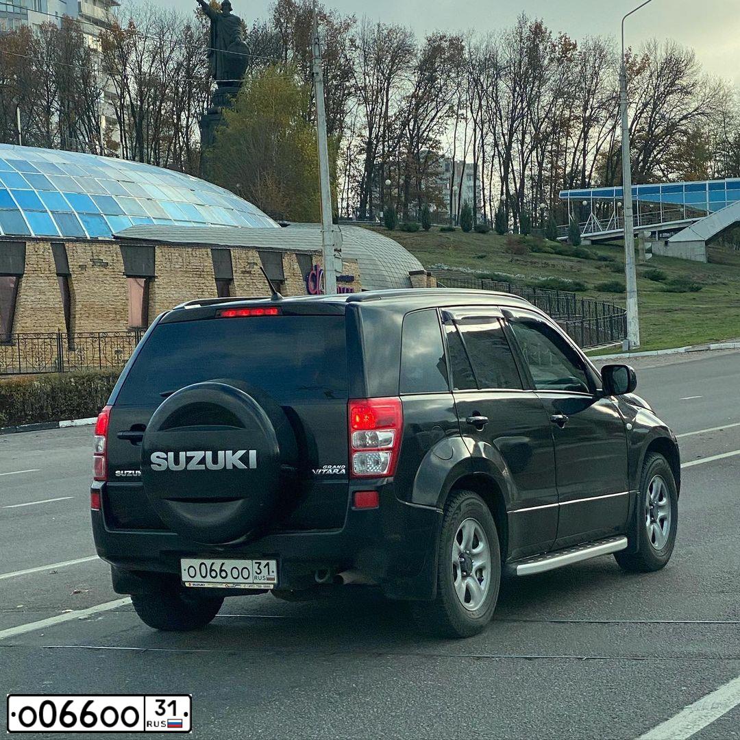 Фото автомобиля SUZUKI /GRAND/ VITARA, 2008 — госномер О066ОО31. Цвет: ЧЕРНЫЙ