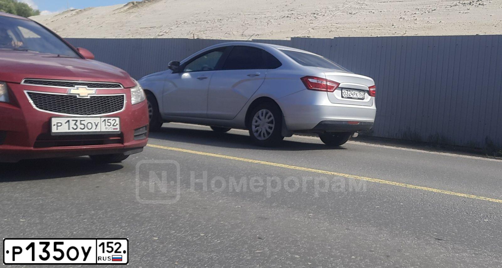 Фото автомобиля CHEVROLET CRUZE, 2011 — госномер Р135ОУ152. Цвет: Красный