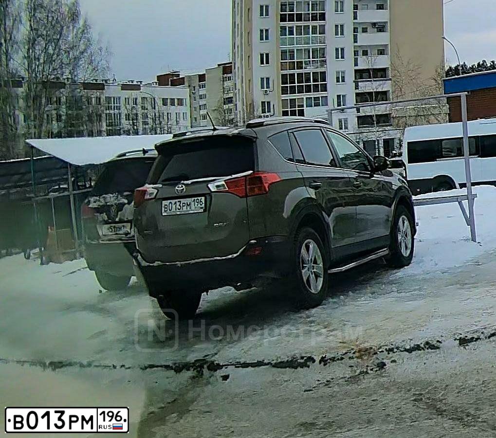 Фото автомобиля LAND ROVER RANGE ROVER, 2014 — госномер К645ОС790