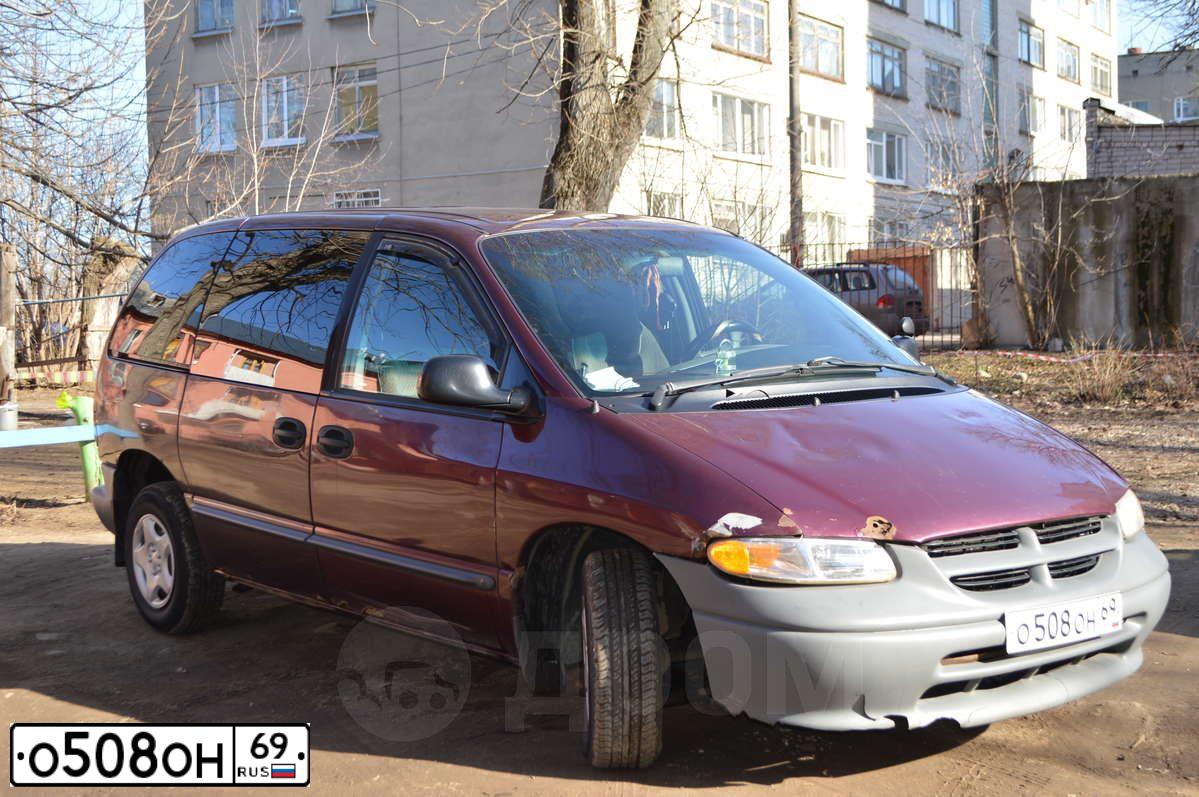 Фото автомобиля DODGE /GRAND/ CARAVAN, 1999 — госномер С749КУ40. Цвет: КРАСНЫЙ ТЕМНЫЙ