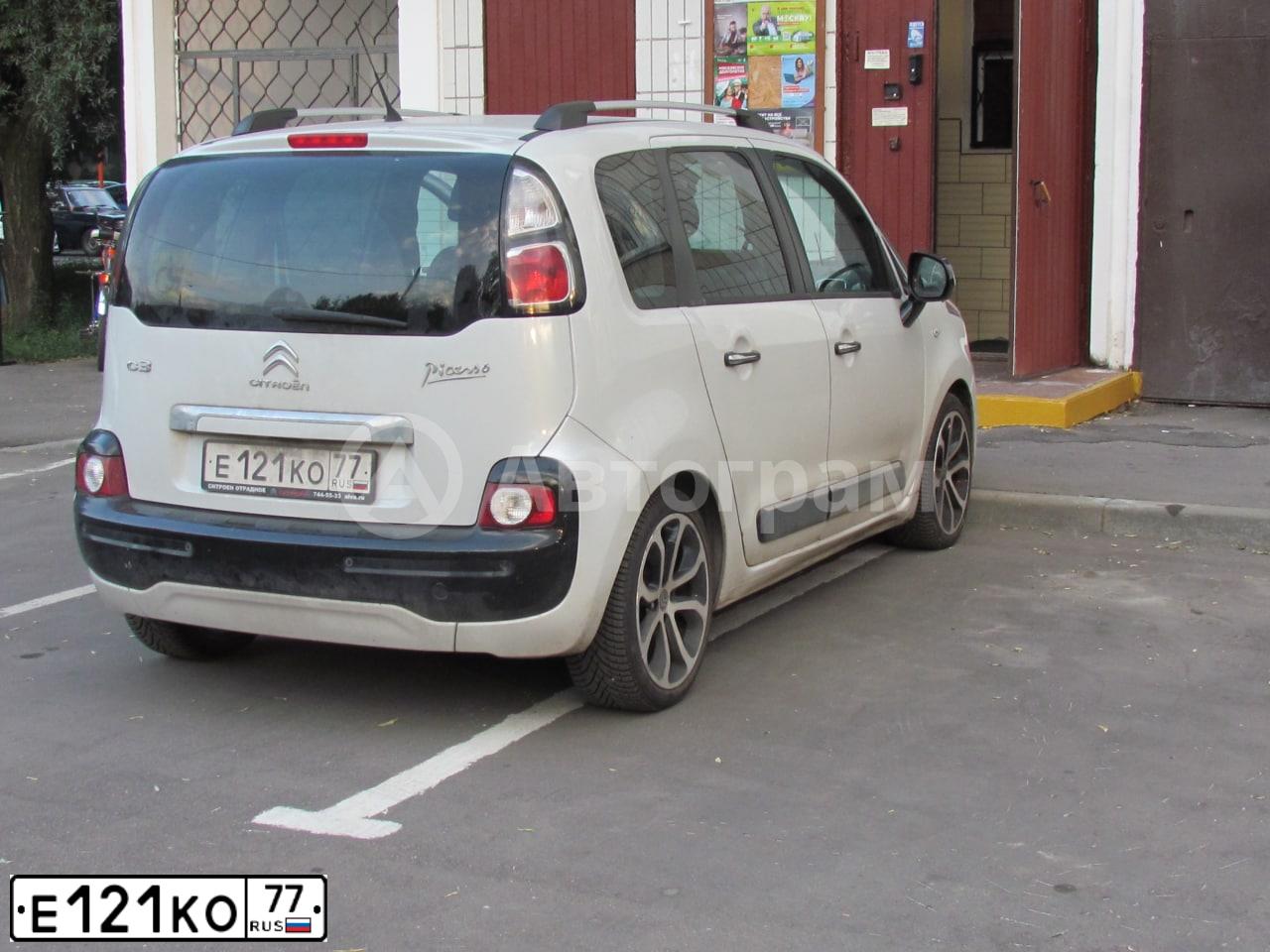 Фото автомобиля CITROEN C3 PICASSO, 2013 — госномер О249РВ178. Цвет: БЕЛЫЙ