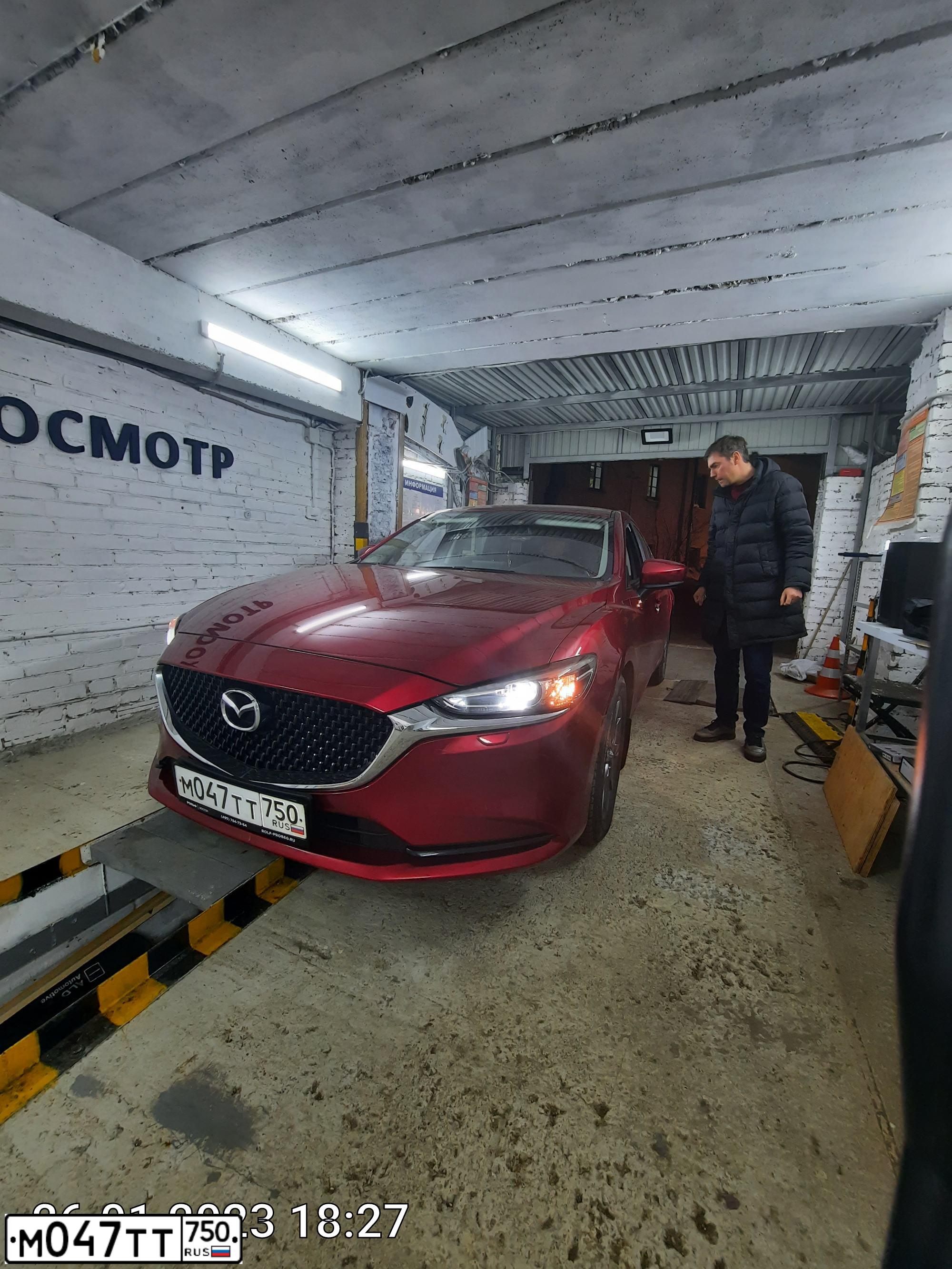 Фото автомобиля MAZDA 6, 2018 — госномер Т894ХС790. Цвет: Красный