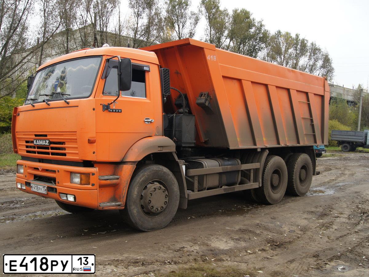 Фото автомобиля KAMAZ 6520 /6X4/, 2011 — госномер С135ЕК40. Цвет: ОРАНЖЕВЫЙ