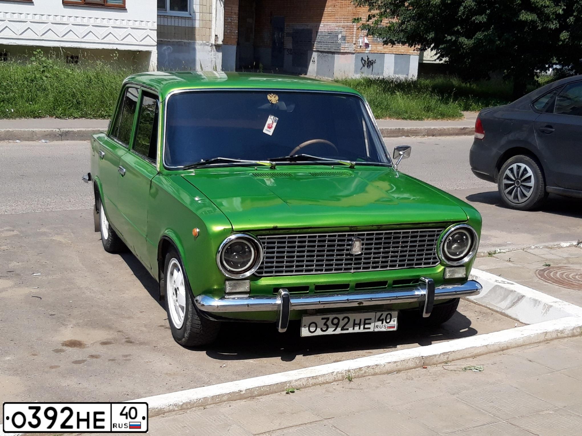Фото автомобиля LADA 2101, 1981 — госномер О392НЕ40. Цвет: ЗЕЛЕНЫЙ