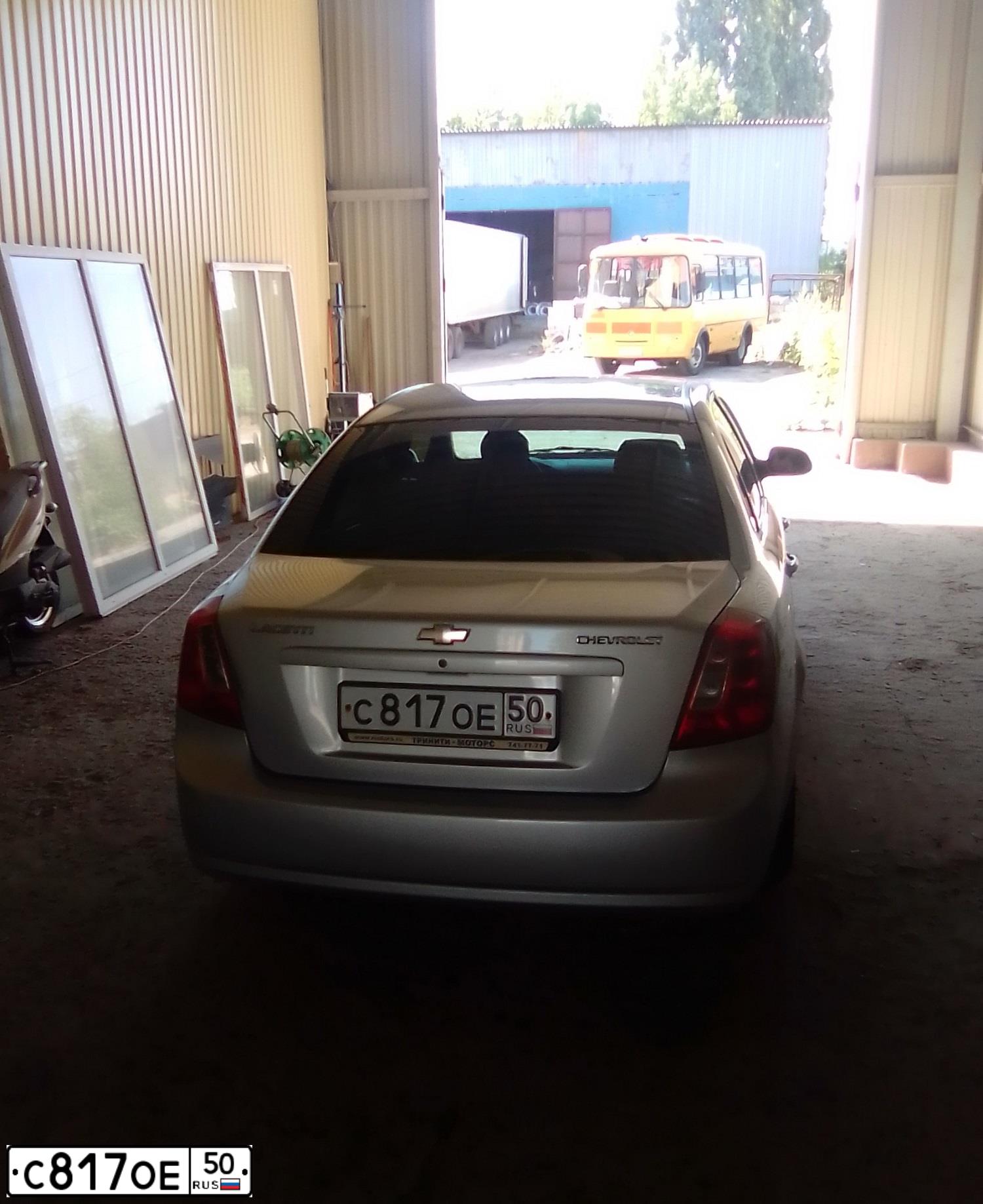 Фото автомобиля CHEVROLET LACETTI, 2007 — госномер С974ОО150. Цвет: СЕРЕБРИСТЫЙ