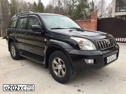 Фото автомобиля TOYOTA LANDCRUISER, 2007 — госномер О202ХС177. Цвет: ЧЕРНЫЙ