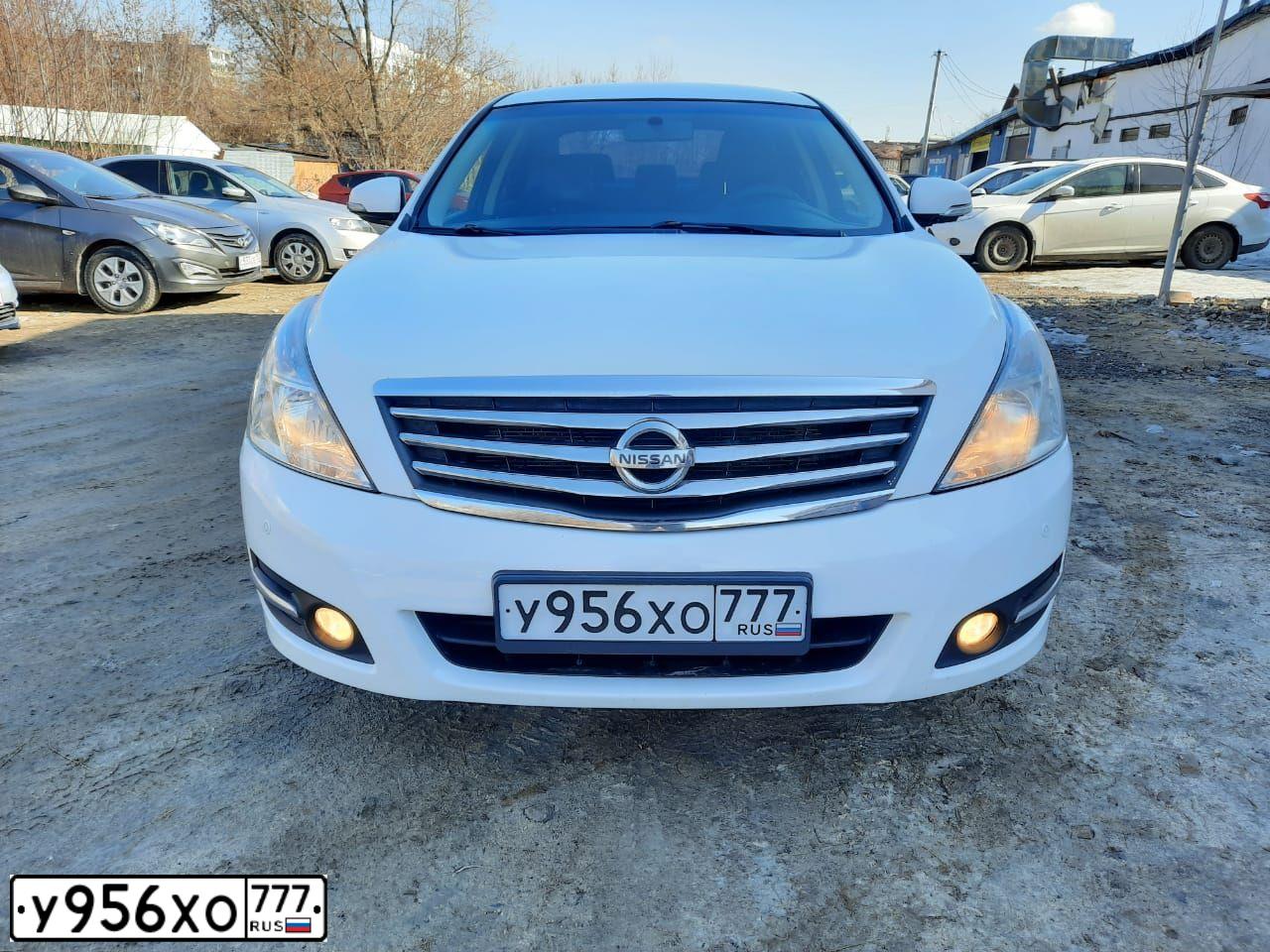 Фото автомобиля NISSAN TEANA, 2012 — госномер В500РУ197. Цвет: Белый