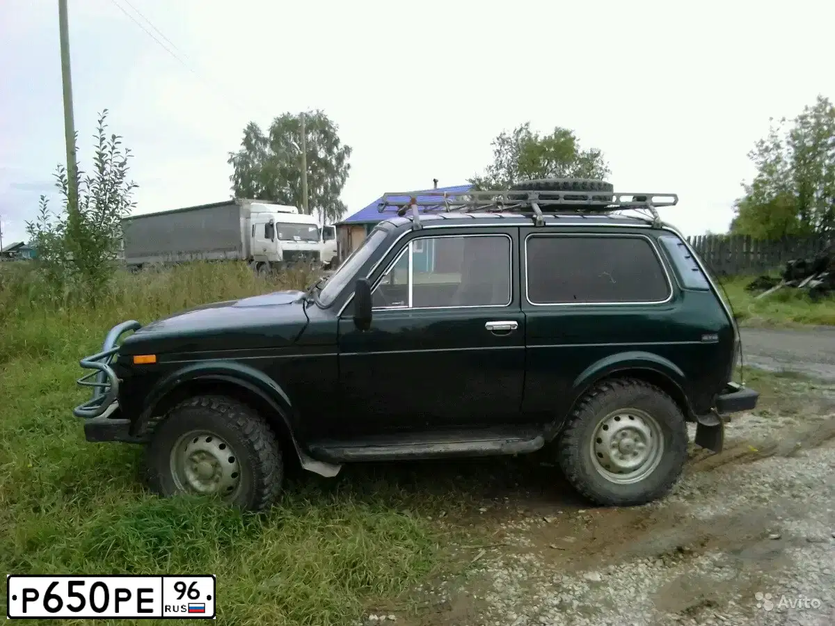 Фото автомобиля LADA 2121 NIVA, 1995 — госномер Р650РЕ96. Цвет: ЗЕЛЕНЫЙ
