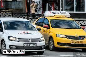 Фото автомобиля VOLKSWAGEN POLO, 2019 — госномер К980ОУ196. Цвет: Белый
