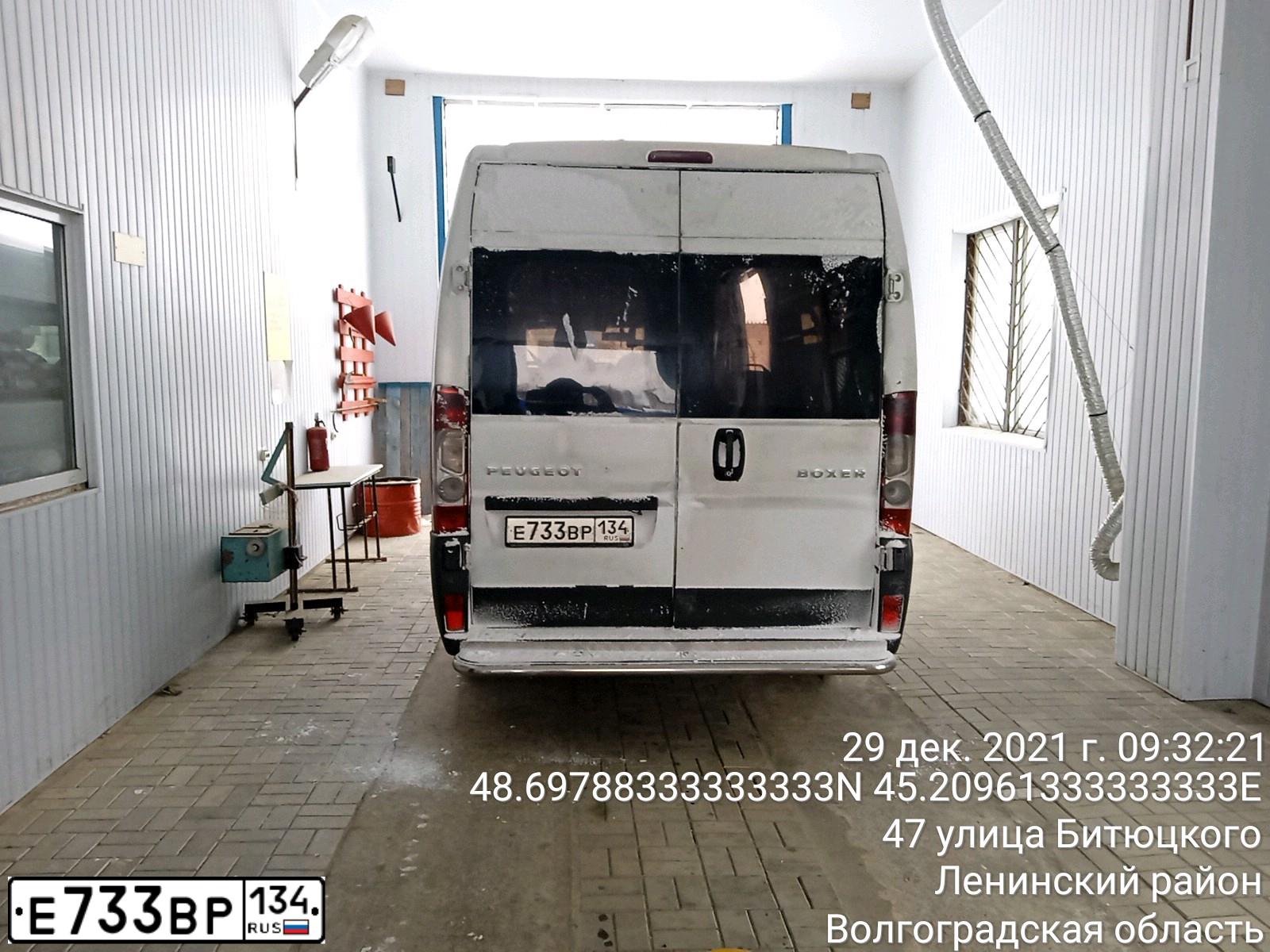 Фото автомобиля PEUGEOT BOXER, 2011 — госномер С963ВМ34. Цвет: Белый