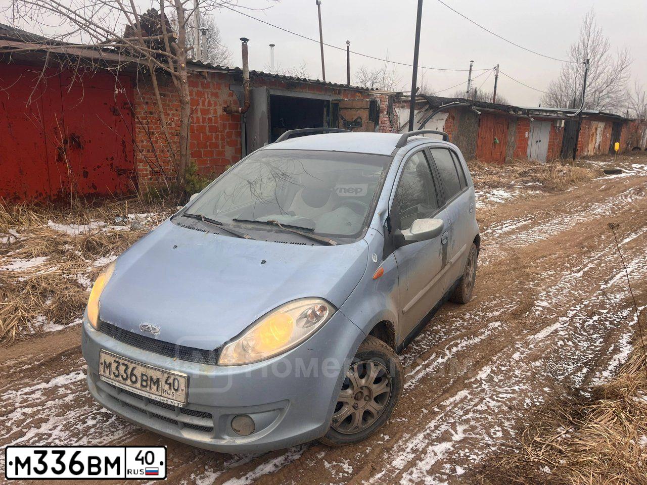 Фото автомобиля CHERY KIMO /A1/, 2009 — госномер М336ВМ40. Цвет: СВЕТЛО-СЕРО-ГОЛУБОЙ