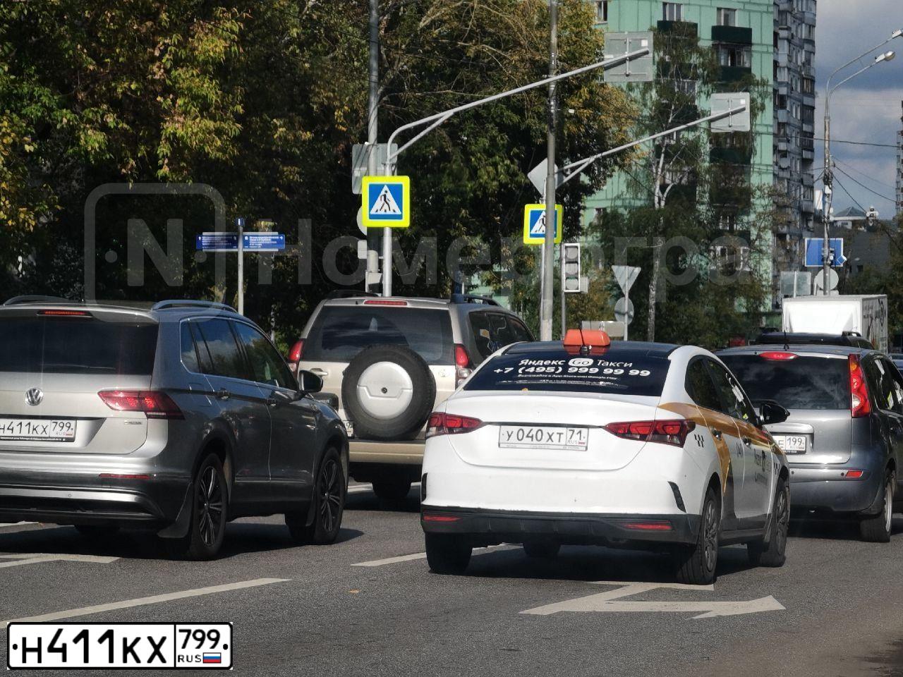 Фото автомобиля VOLKSWAGEN TIGUAN, 2018 — госномер С506АС977. Цвет: Серебристый