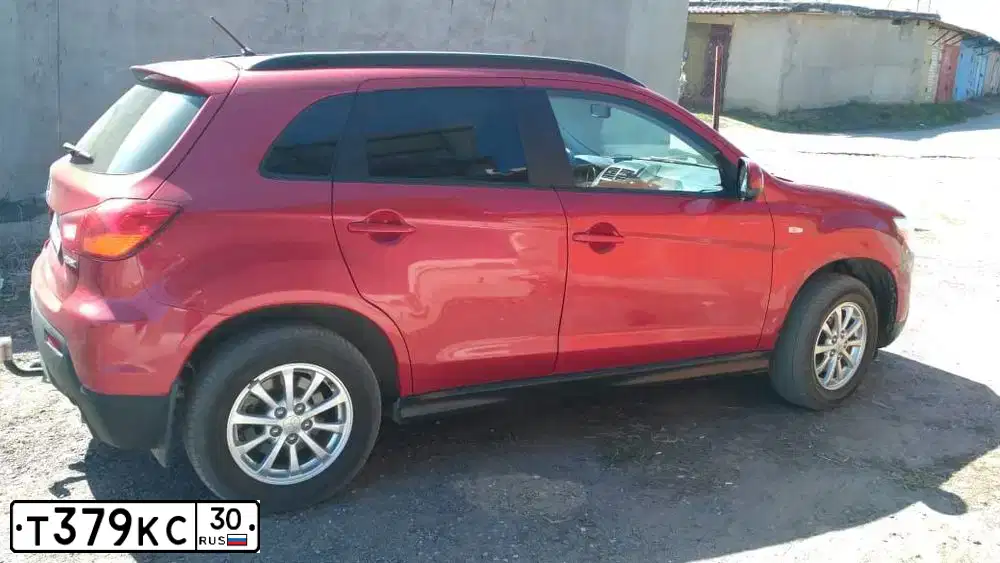 Фото автомобиля MITSUBISHI ASX, 2012 — госномер Е434РХ134. Цвет: Красный