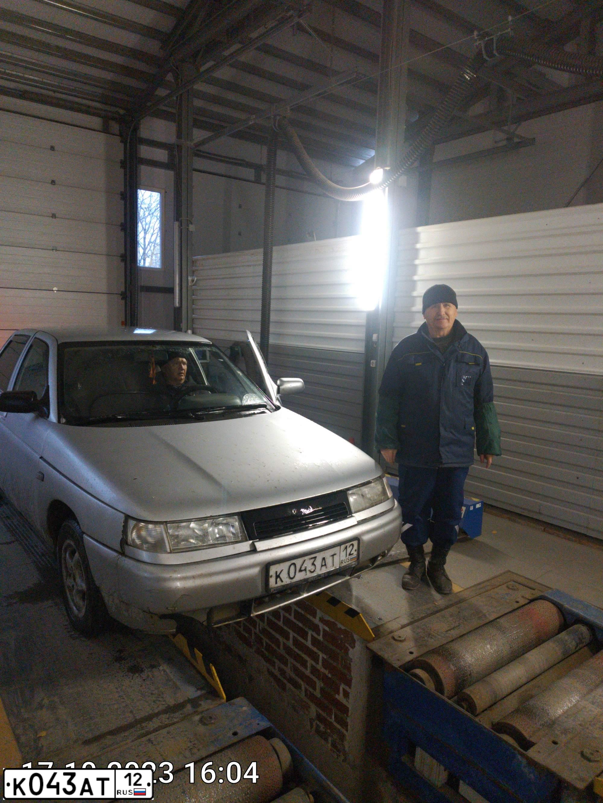 Фото автомобиля LADA 2110, 2003 — госномер К043АТ12. Цвет: СВЕТЛО-СЕРЕБР.МЕТАЛЛ