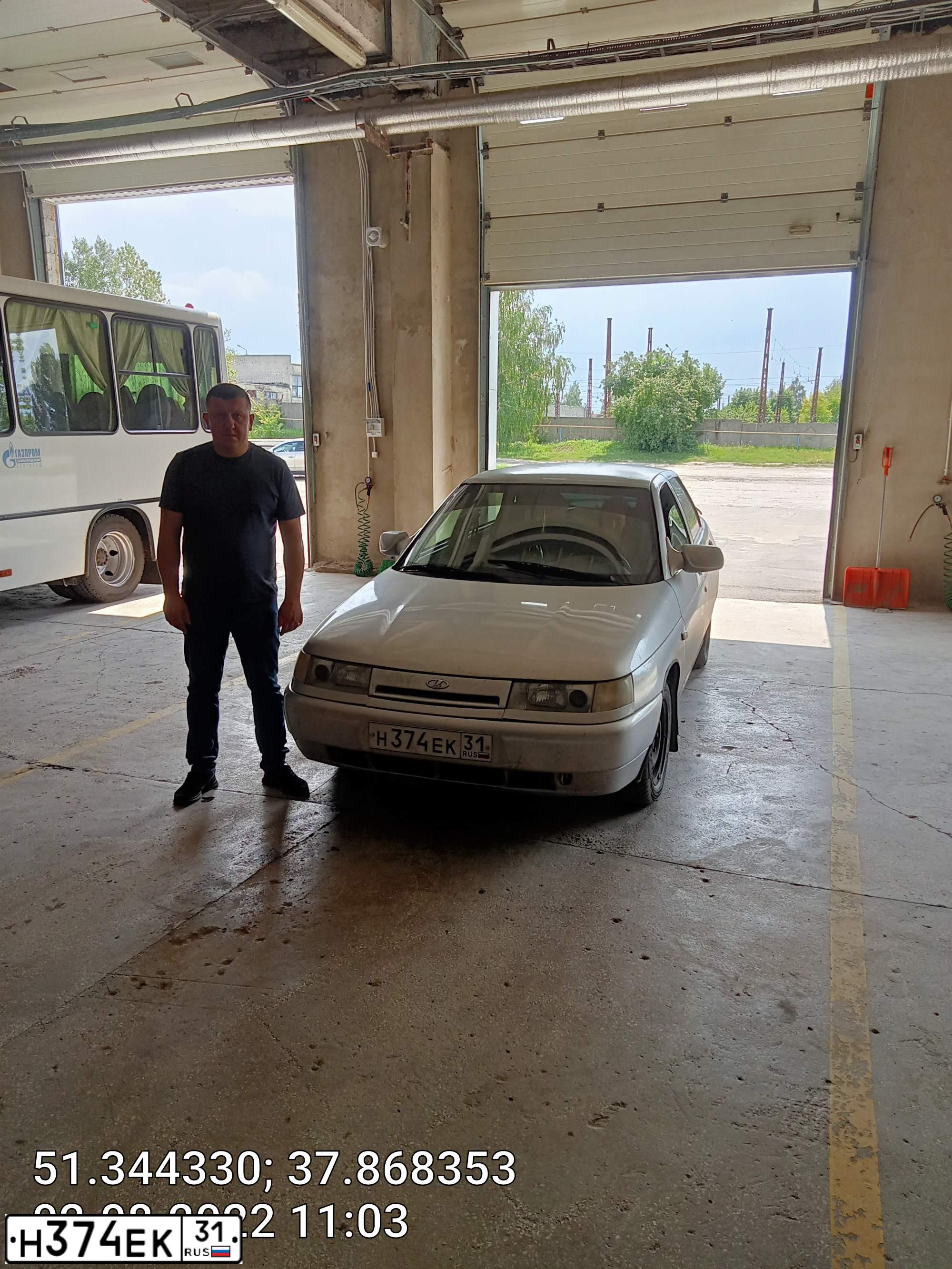 Фото автомобиля LADA 2110, 2006 — госномер М153ЕУ186. Цвет: СВЕТЛО-СЕРЕБРИСТЫЙ