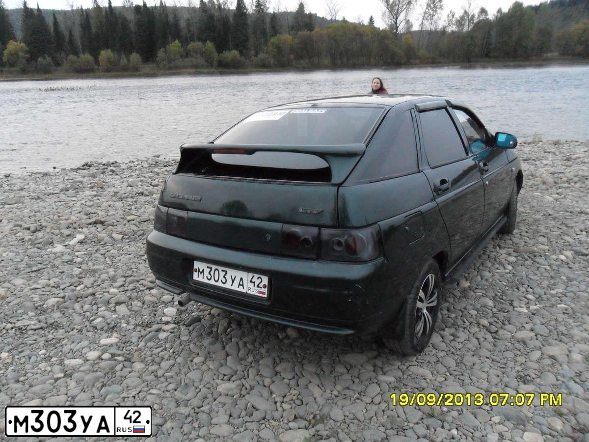 Фото автомобиля LADA 2112, 2002 — госномер В642ТК124. Цвет: Темно-зеленый