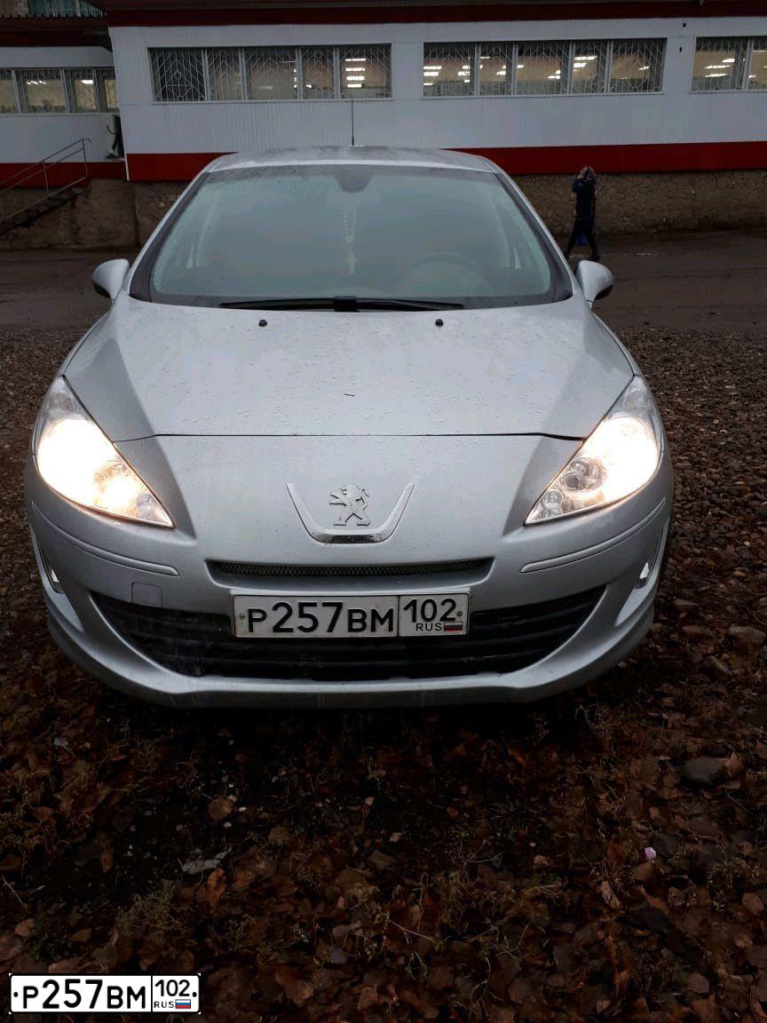 Фото автомобиля PEUGEOT 408, 2013 — госномер Р257ВМ102. Цвет: СЕРЕБРИСТЫЙ