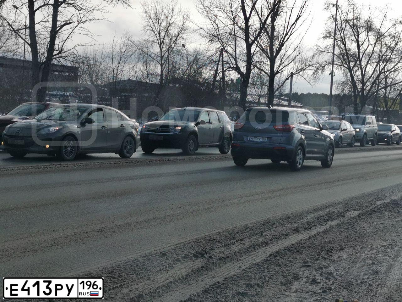Фото автомобиля HYUNDAI CRETA, 2017 — госномер Е413РУ196. Цвет: Серый