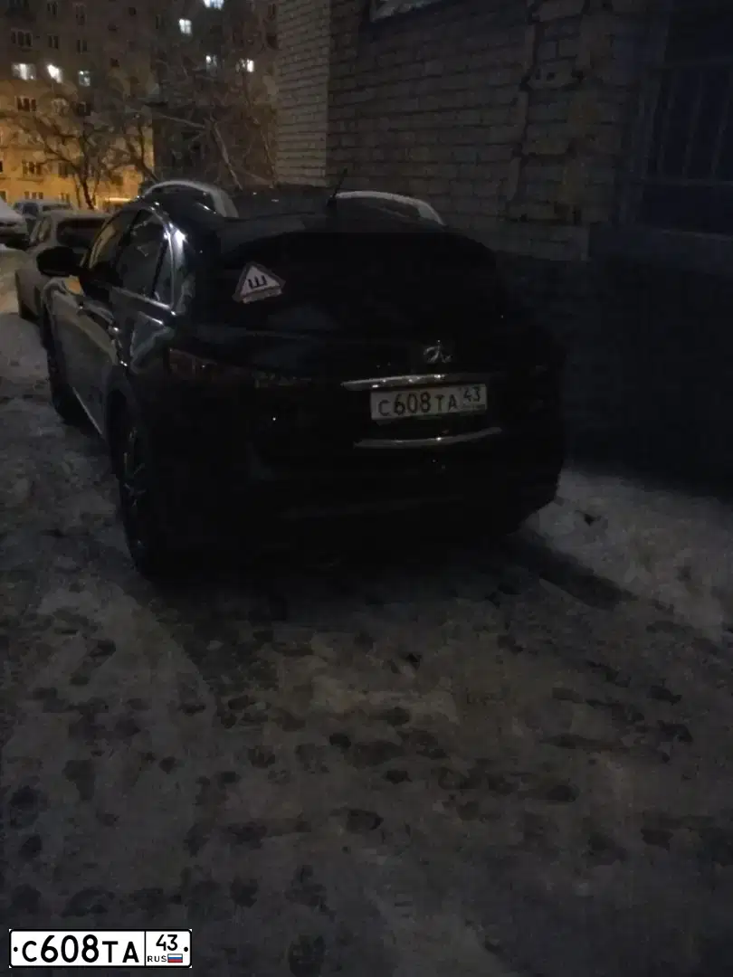 Фото автомобиля INFINITI QX70 /FX/, 2016 — госномер С608ТА43. Цвет: КОРИЧНЕВЫЙ