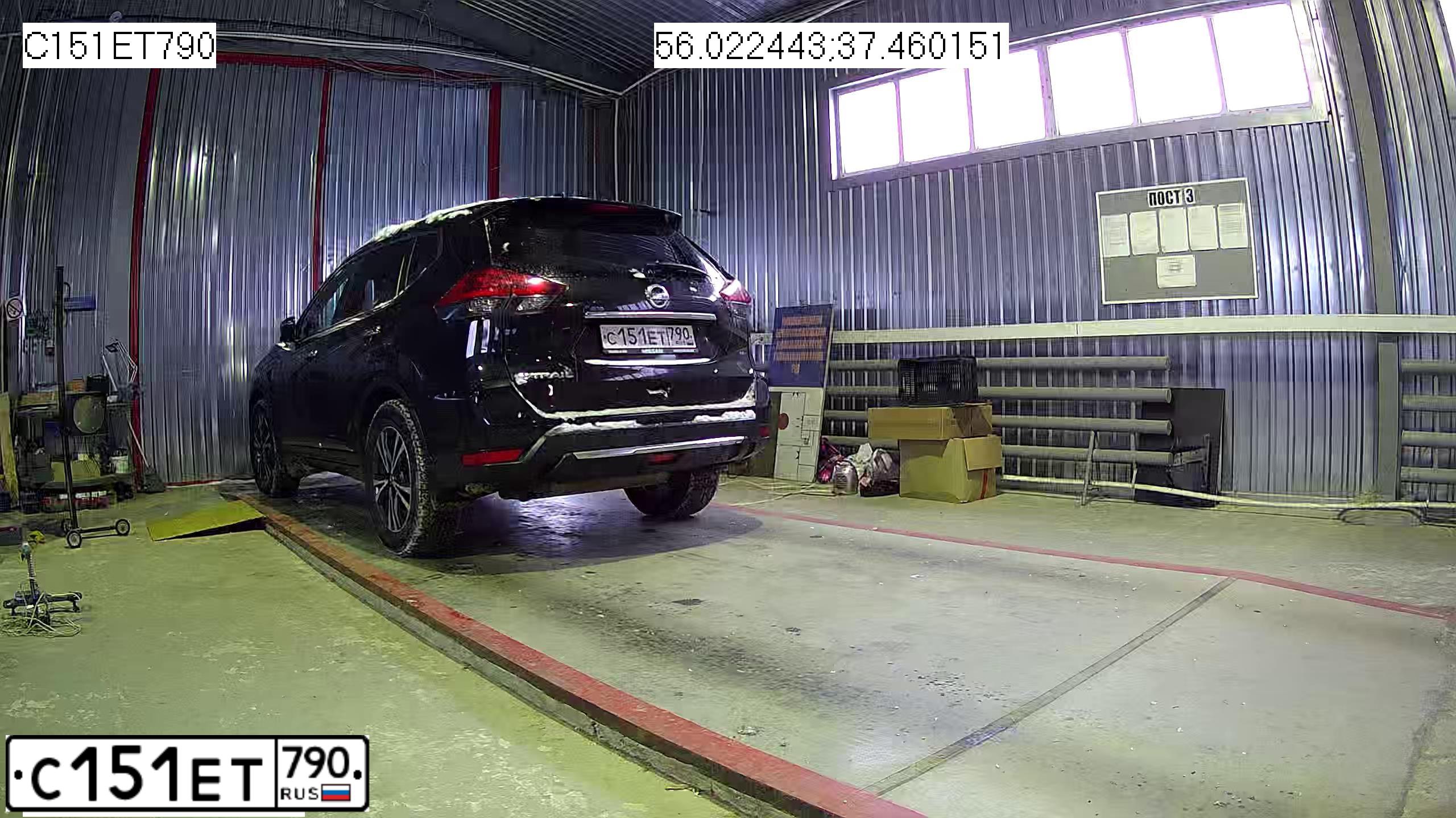 Фото автомобиля NISSAN X-TRAIL, 2018 — госномер С151ЕТ790. Цвет: ЧЕРНЫЙ