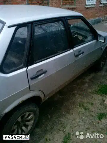 Фото автомобиля LADA 2109 SAMARA, 2002 — госномер У454СМ23. Цвет: СЕРЕБРИСТЫЙ