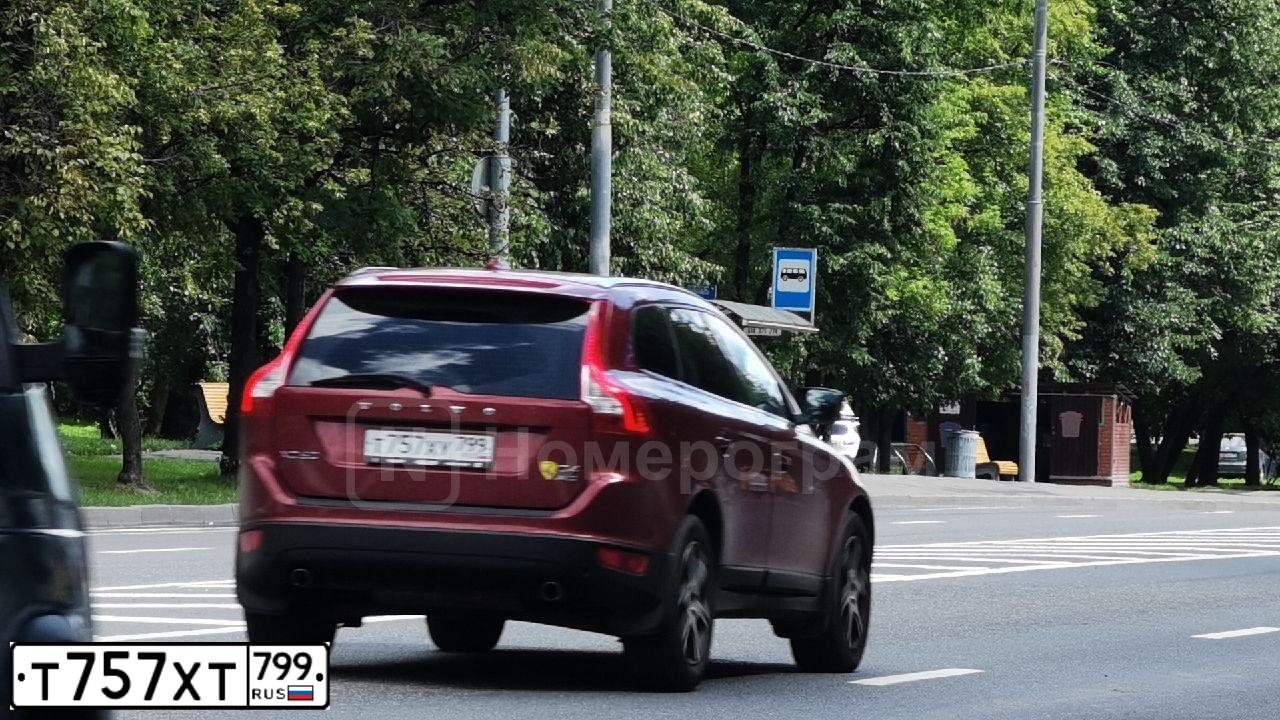 Фото автомобиля MERCEDES E-KLASSE, 2019 — госномер Т757ХТ799. Цвет: ЧЕРНЫЙ