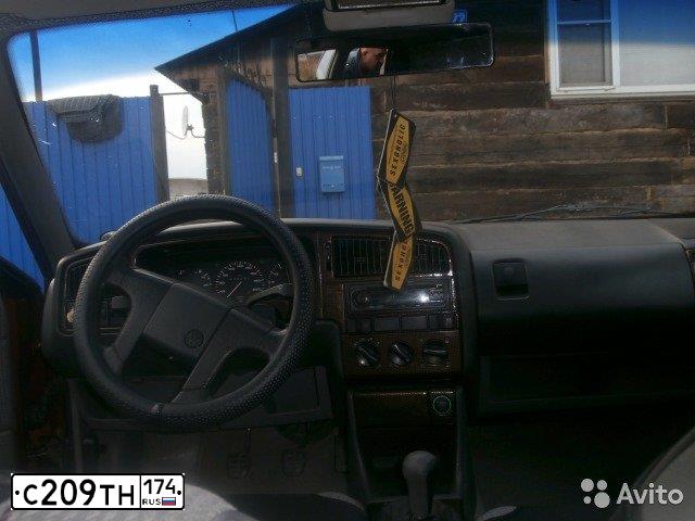 Фото автомобиля VOLKSWAGEN PASSAT, 1992 — госномер В890ВВ774. Цвет: ТЕМНО-КРАСНЫЙ