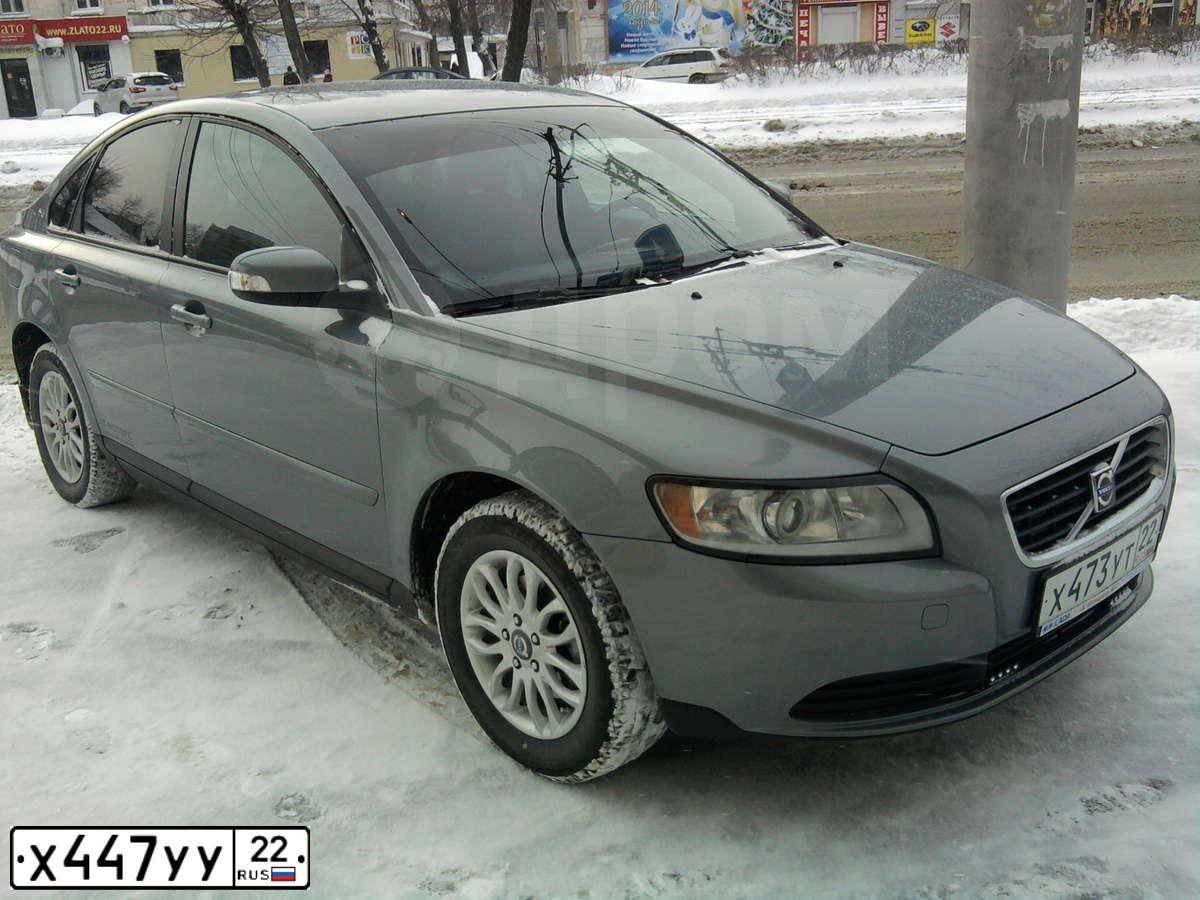 Фото автомобиля TOYOTA CAMRY, 2000 — госномер В493ТР122. Цвет: БЕЛЫЙ (СЕРЕБРИСТЫЙ)
