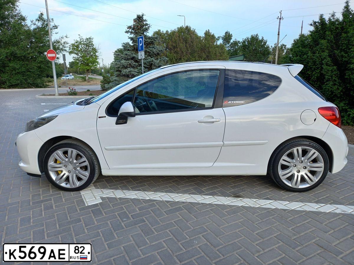Фото автомобиля PEUGEOT 207, 2008 — госномер О155УК29. Цвет: Белый