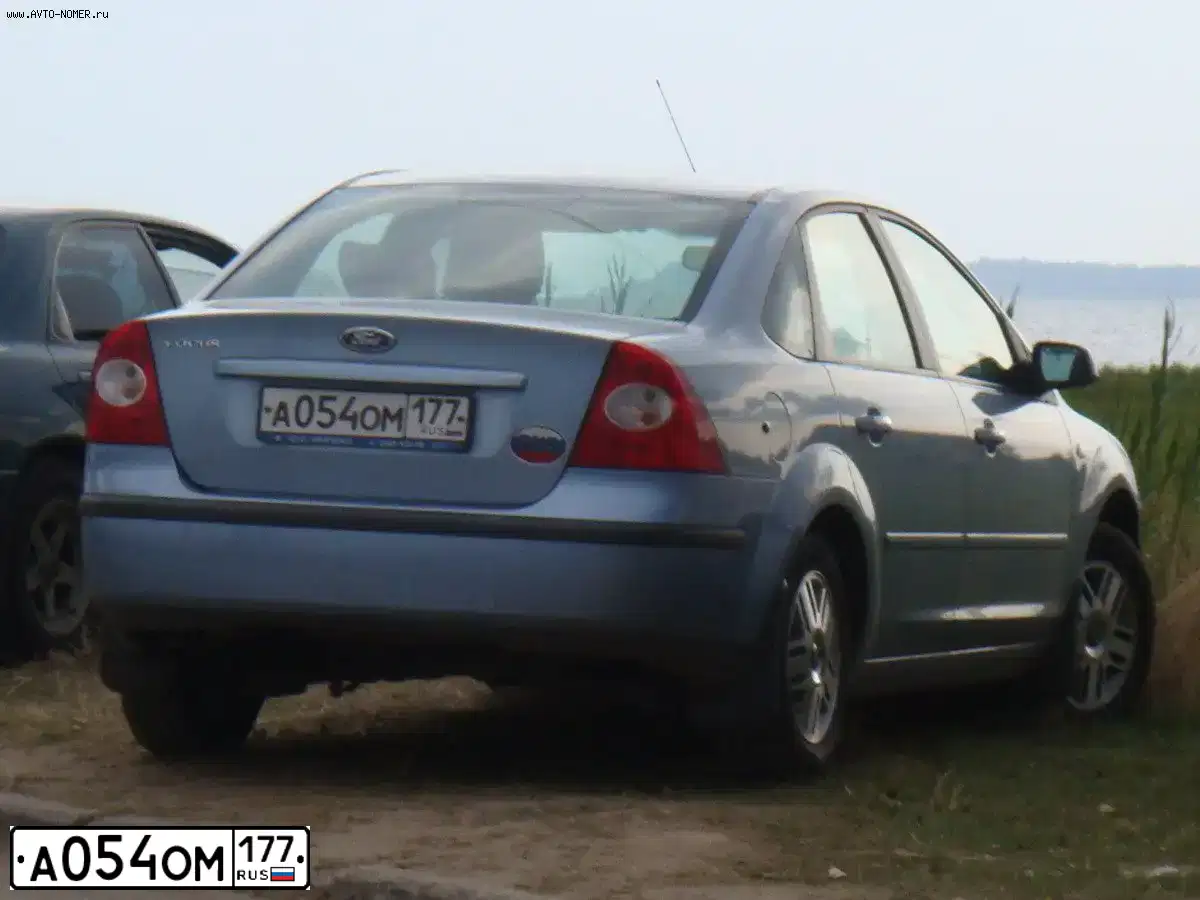 Фото автомобиля FORD FOCUS, 2006 — госномер С898ТР199. Цвет: СВЕТЛО-СЕРО-ГОЛУБОЙ