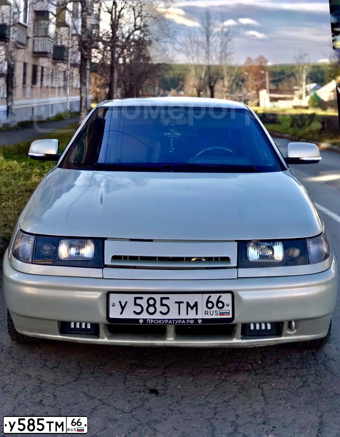 Фото автомобиля LADA 2110, 2004 — госномер У585ТМ66. Цвет: Серебристый