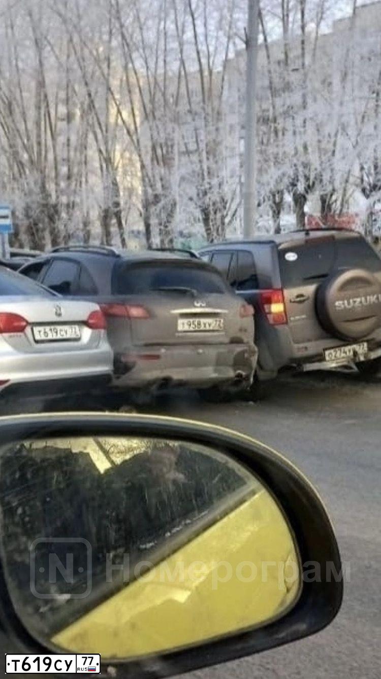 Фото автомобиля MITSUBISHI OUTLANDER, 2013 — госномер Т619СУ77. Цвет: СЕРЫЙ