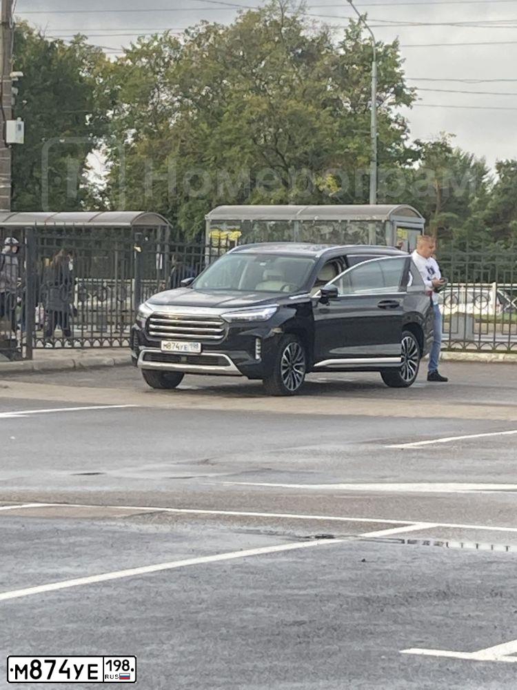 Фото автомобиля EXEED VX М52FРL4GL70Е010Т, 2022 — госномер М874УЕ198. Цвет: ЧЕРНЫЙ