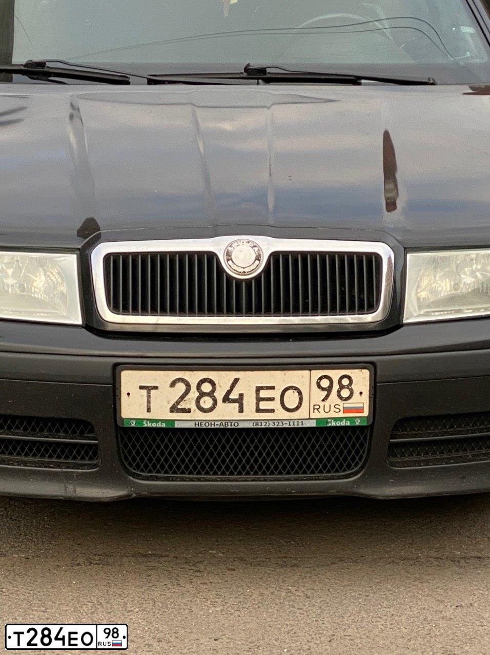 Фото автомобиля SKODA OCTAVIA, 2008 — госномер А724НЕ252. Цвет: ЧЕРНЫЙ