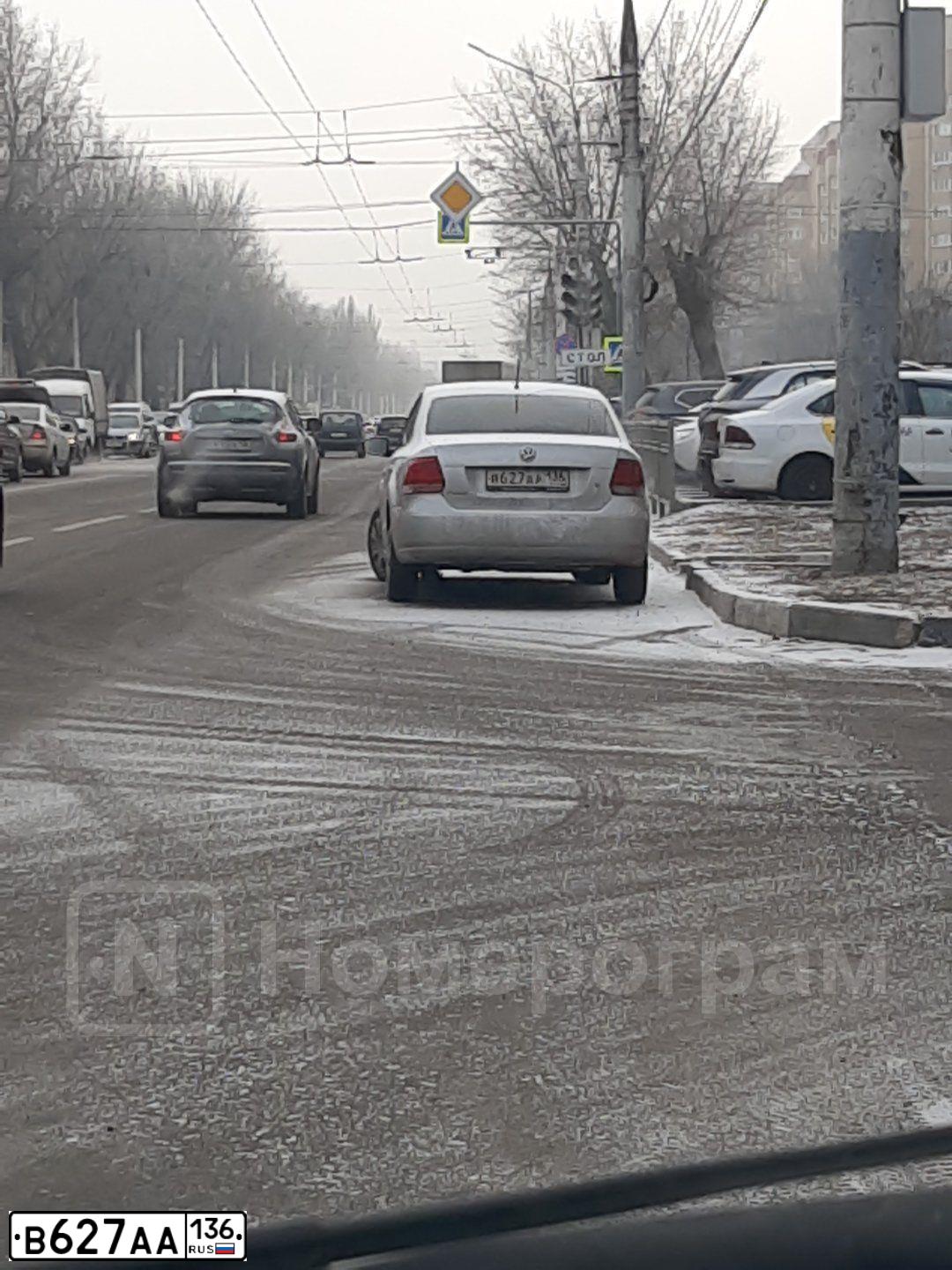 Фото автомобиля VOLKSWAGEN POLO, 2015 — госномер А190ММ136. Цвет: СЕРЕБРИСТЫЙ