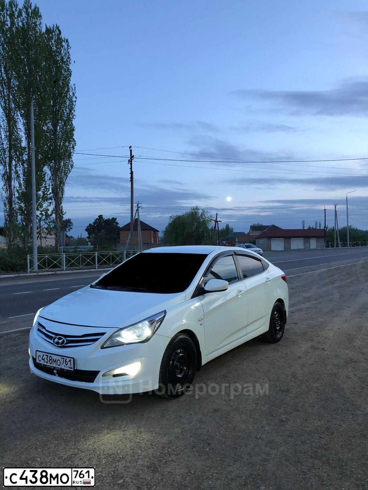 Фото автомобиля HYUNDAI SOLARIS, 2014 — госномер С438МО761. Цвет: Белый
