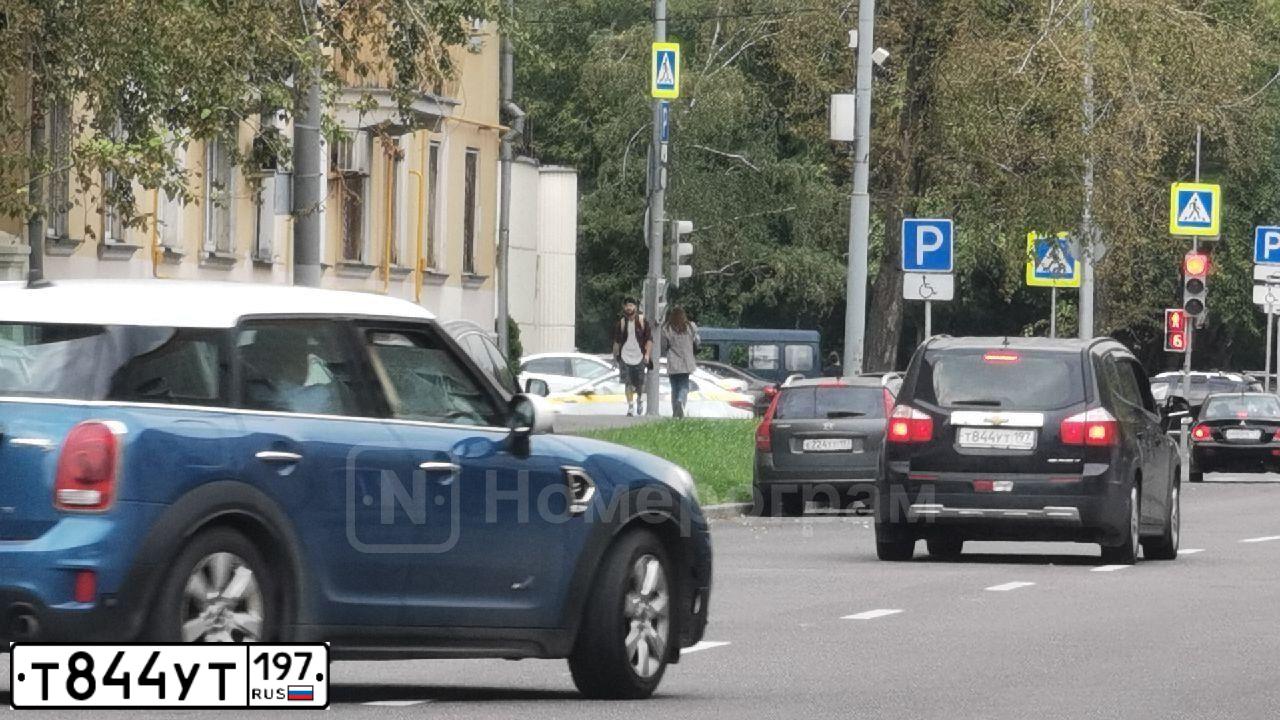 Фото автомобиля CHEVROLET ORLANDO, 2012 — госномер С296ЕК977